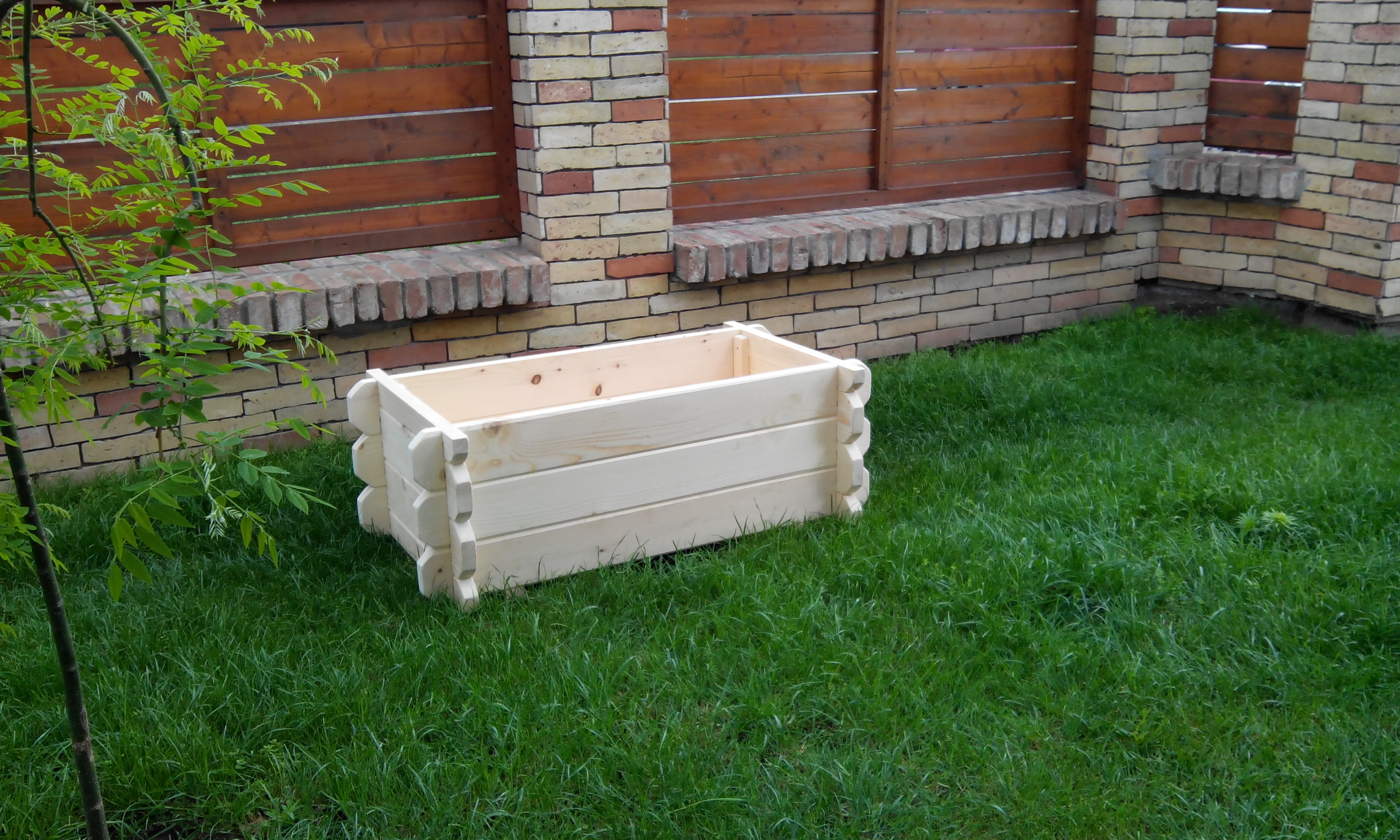 fa virágláda virágláda, balcon